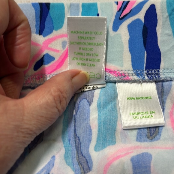 Lilly Pulitzer Neilah Shorts - Picture 7 of 7